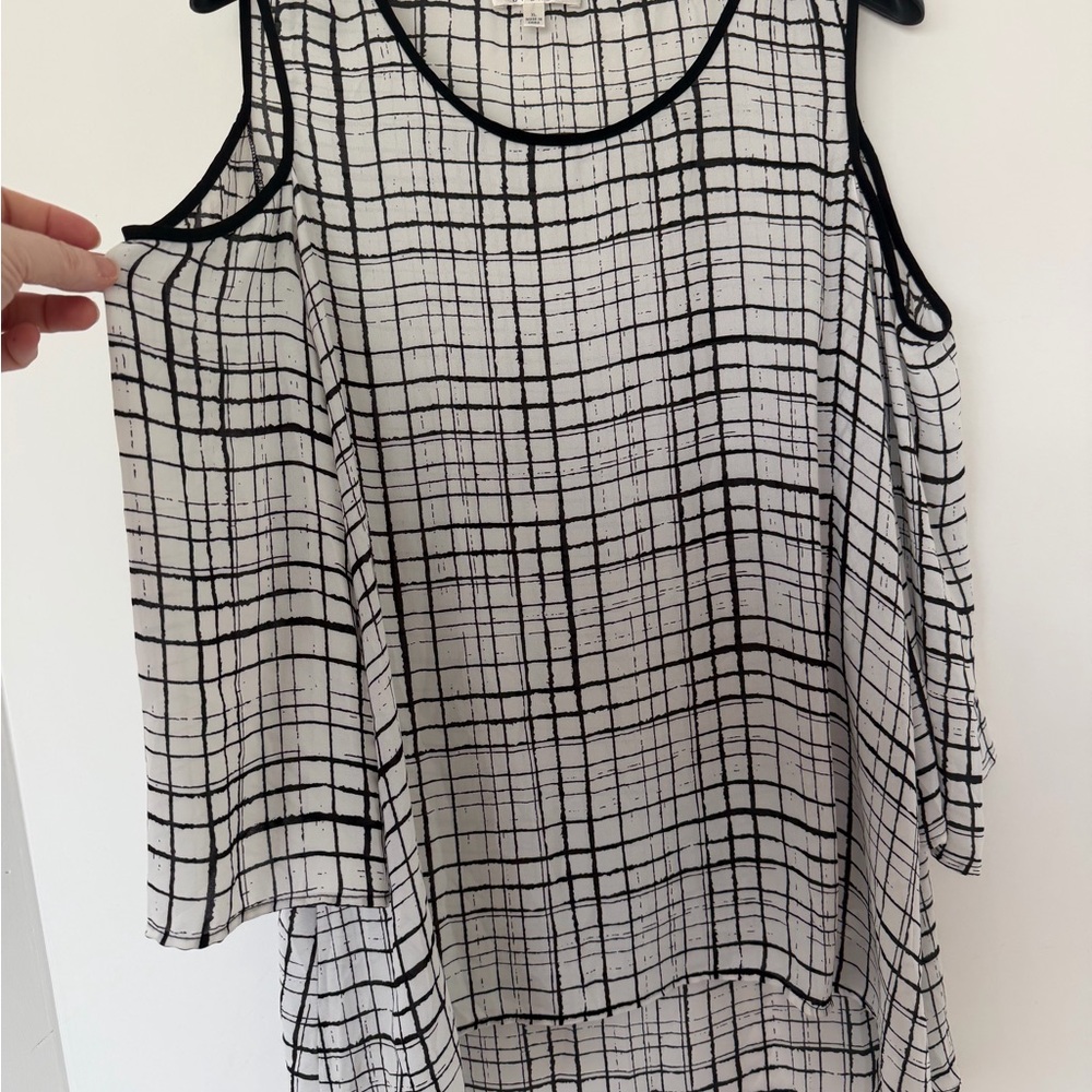 SPENSE GRID BLACK & WHITE COLD SHOULDERS TOP Size Xl